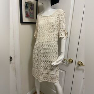 CB ESTABLISHED 1962
CROCHETED DRESS WITH LINING